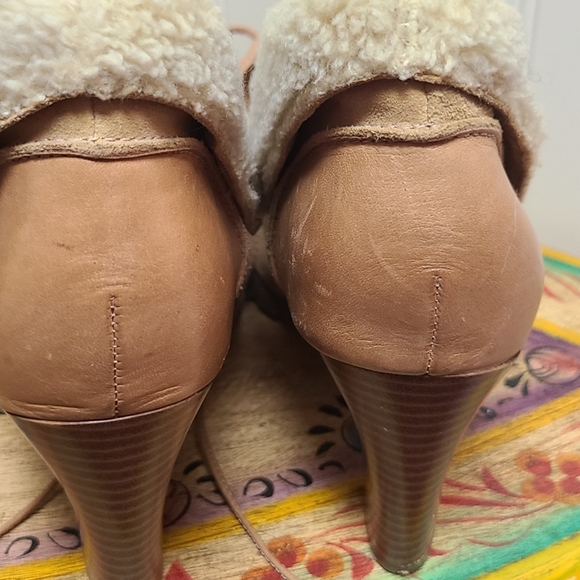 Ruff Hewn "Willow" Heeled Booties w/ Sherpa lining - Picture 2 of 8